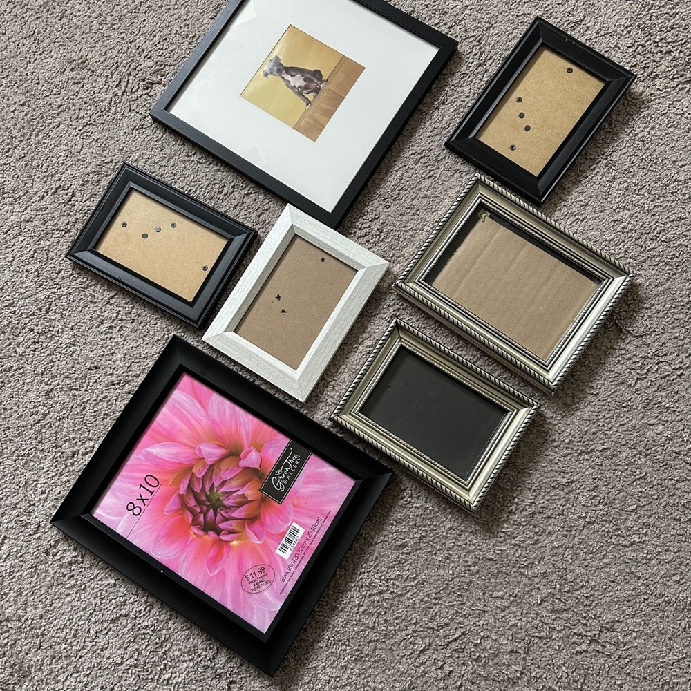 Stylish Black and Silver Picture Frames for Wall Decor